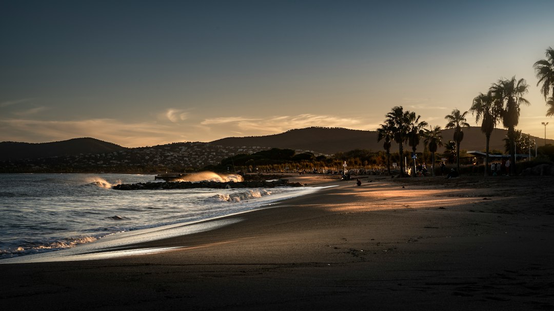 Plage de Fréjus au coucher du soleil
