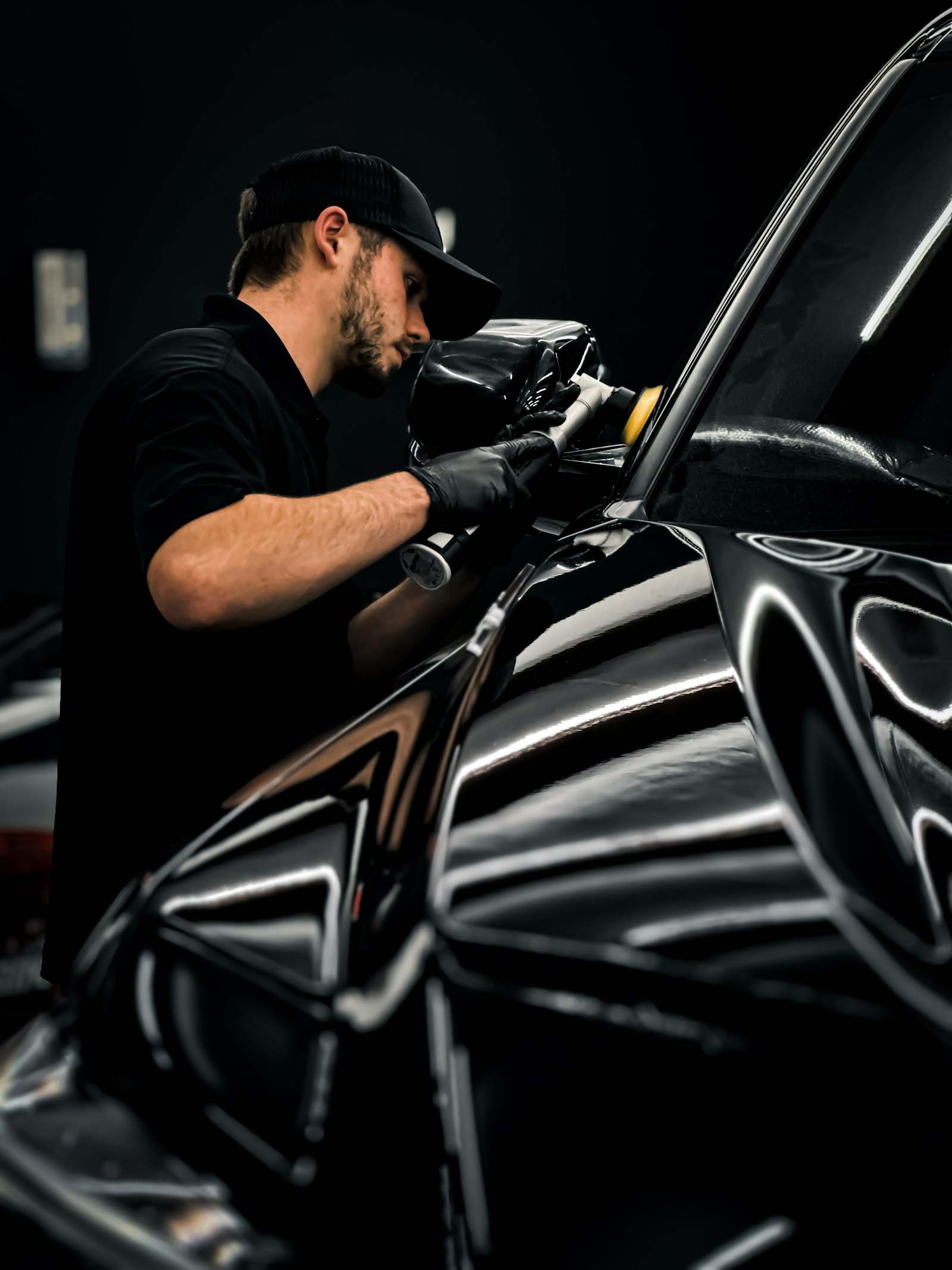 Polissage professionnel d'une carrosserie